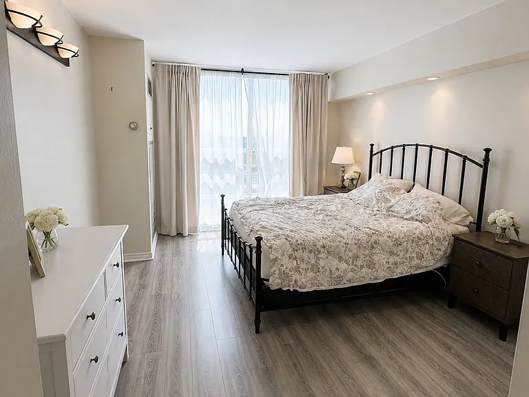 7805 Bayview Ave #813 — Photo 3