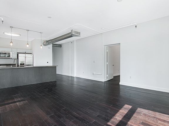 3rd image of 645 W 9th St APT 503