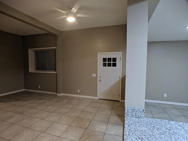 2435 S Dixie Dr — Photo 7