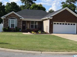 106 Victoria Ln, Rainbow City, AL 35906
