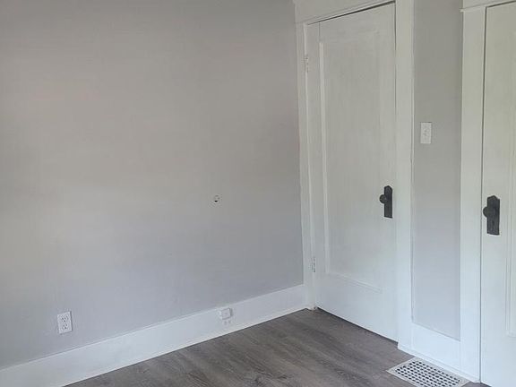 3rd image of 879 Colfax Ave #2