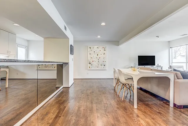 2 bed, 1293 sqft, $3,100 — Photo 4