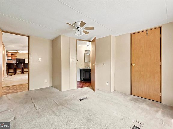 3rd image of 409 Reagan Dr
