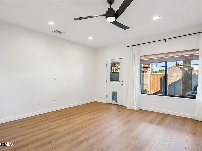 525 N Miller Rd #152 — Photo 3