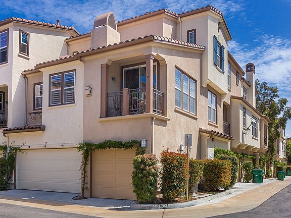 Corner unit 2 car garage
