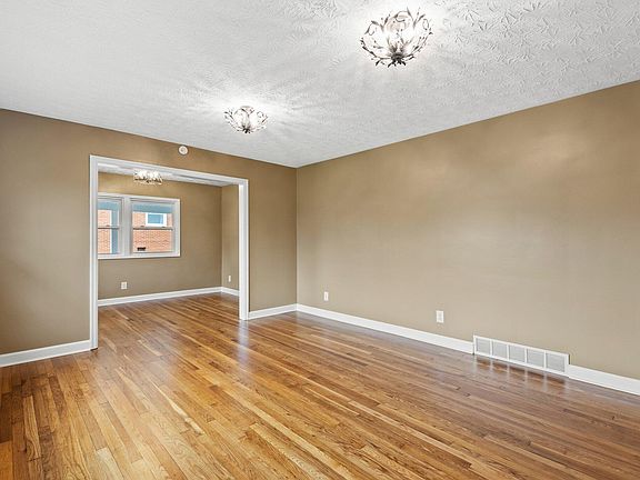4th image of 350 Timothy Ave