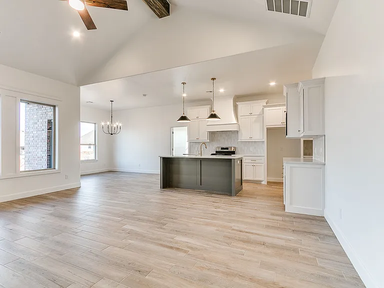 1901 Hollow Crest Ct — Photo 13