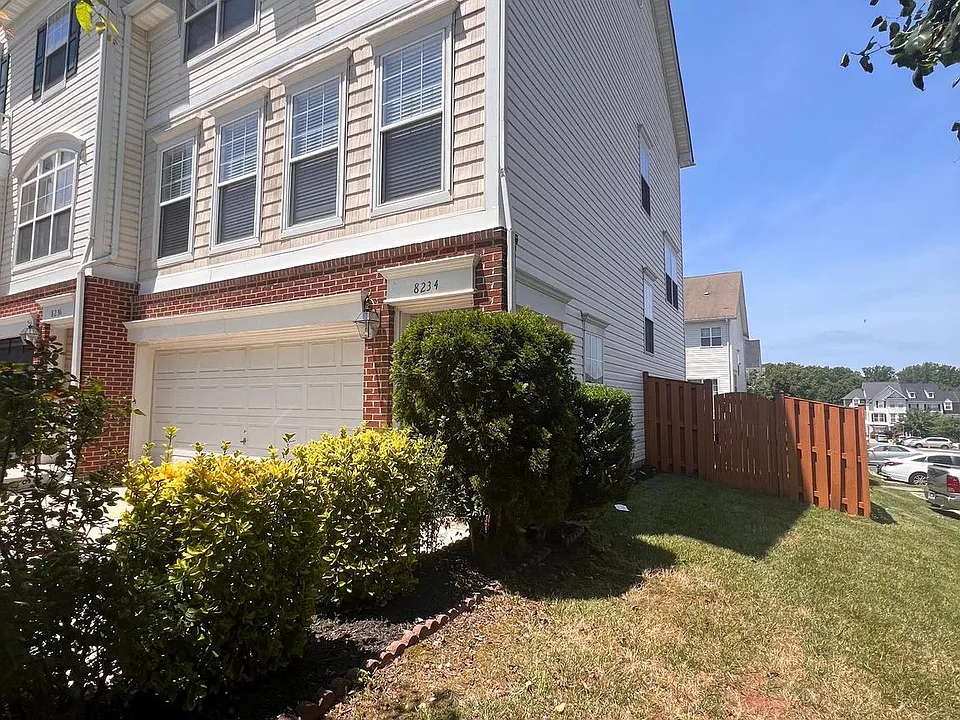 8234 Glade Bank Dr