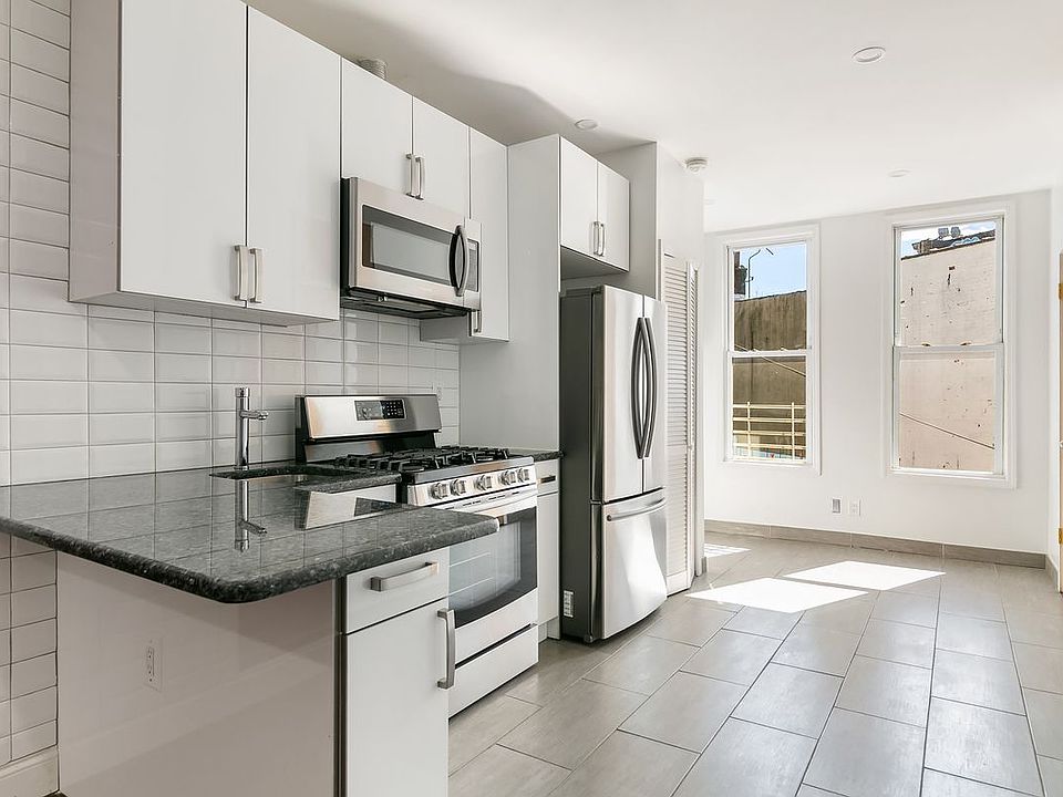 2nd image of 1472 Myrtle Ave #2L