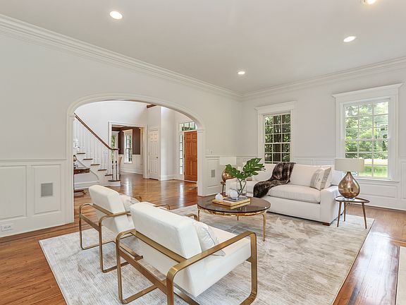 16 Hidden Spring Drive