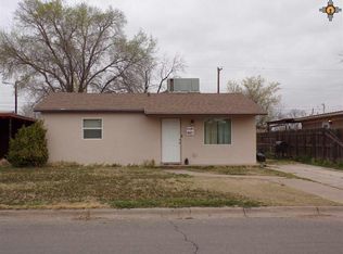 902 1/2 W Runyan Ave, Artesia, NM 88210