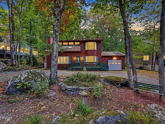 2nd image of 208 Mountain View Dr