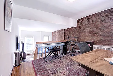 Rented by Urbane Brokerage