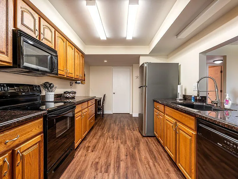 2255 Lindell Blvd #4404 — Photo 10