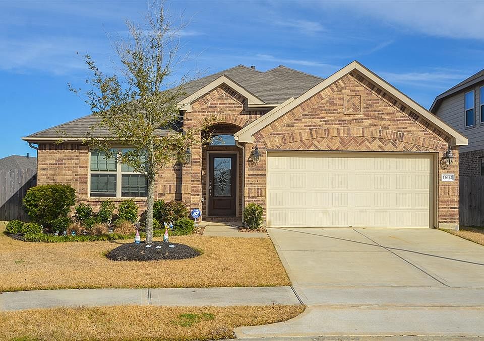 1st image of 15642 Kensington Bluff Dr