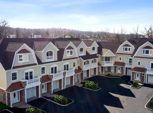13 Riverbend Ct, New Providence, NJ 07974