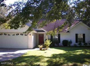 43 Le Moyne Dr, Beaufort, SC 29907