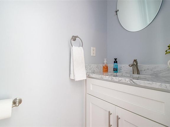 5th image of 1774 Lake Heights Cir