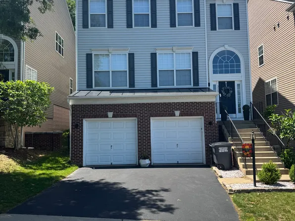 3157 Eagle Ridge Dr, Woodbridge, VA 22191