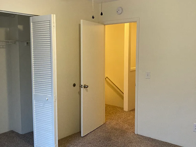 860 Premier Dr — Photo 11