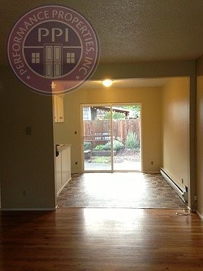 4th image of 3348 & 3350 SE Taylor St #3348