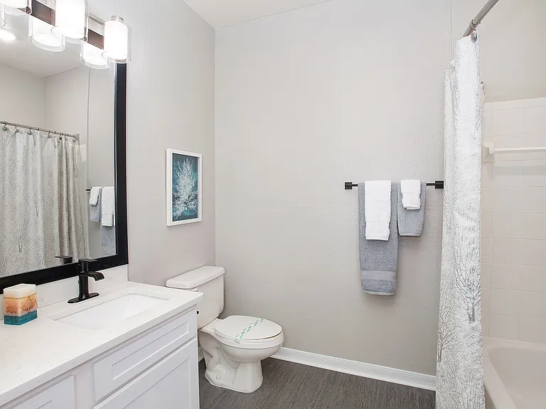 Westwood Reserve Apartments — Photo 37