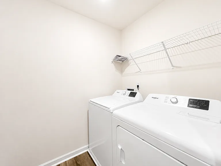 225 Deskin Ln — Photo 18