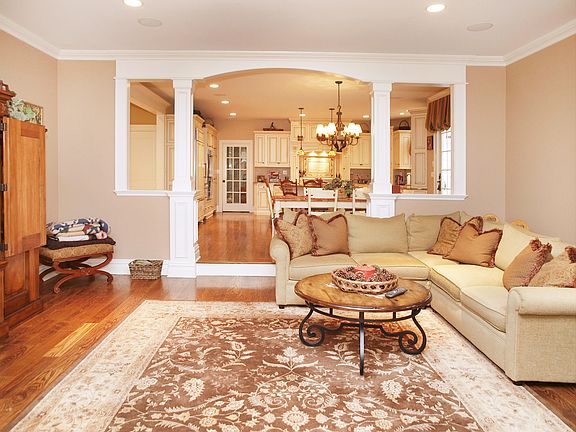 5th image of 562 Faletti Way