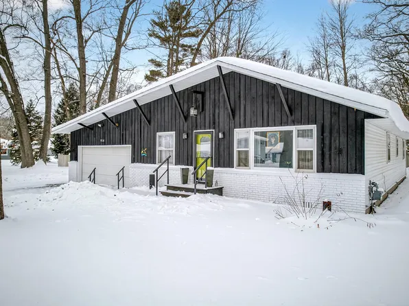 914 Victor Ave, Muskegon, MI 49445