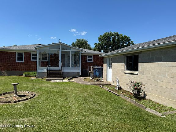 4th image of 3210 Pomeroy Dr