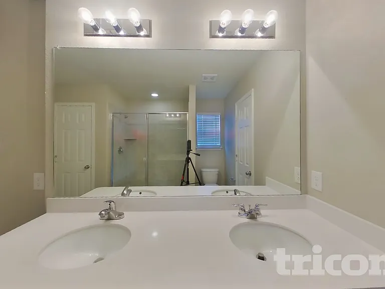 1023 Spofford Dr — Photo 6