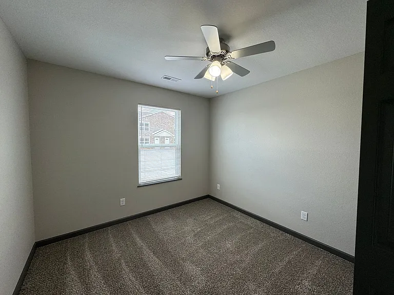 Longview Meadows - Montgomery City MO — Photo 27
