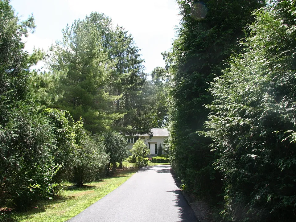 58 Nut Plains Rd W #58B