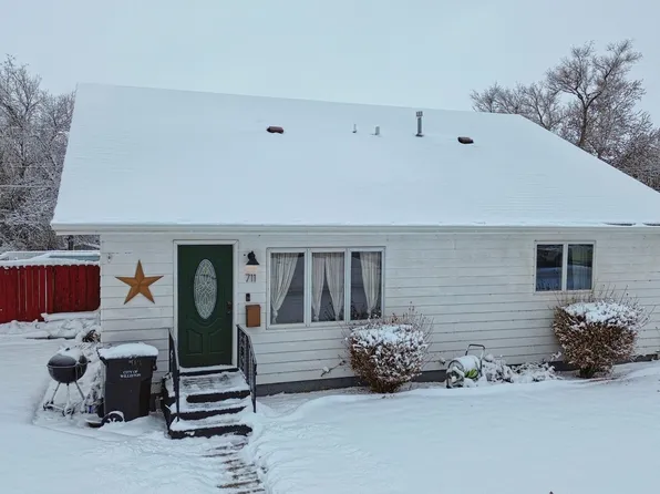 711 13th Ave W, Williston, ND 58801
