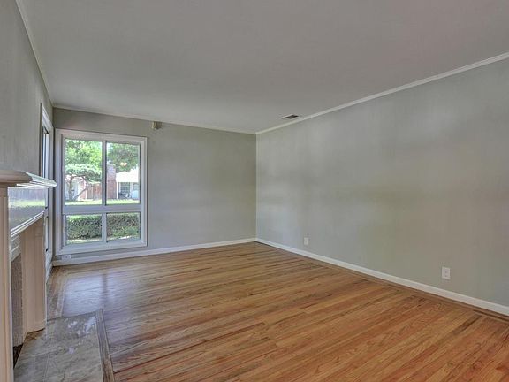 3rd image of 1205 Santa Paula Ave