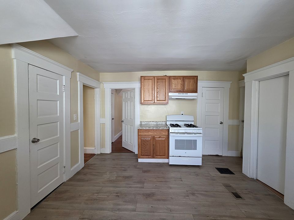 1st image of 116 Sheffield Ave #C