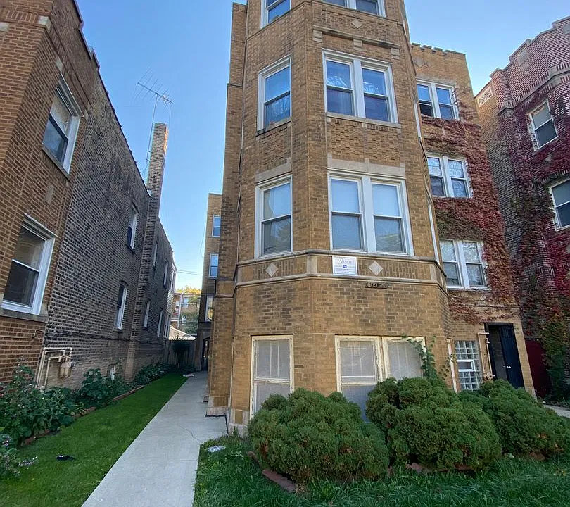6121-23 N Fairfield Ave #2
