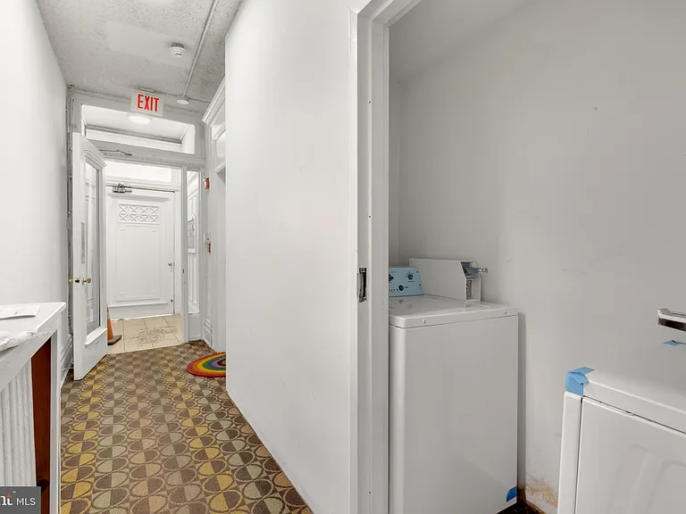 916 Pine St #3R — Photo 9