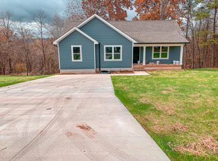 560 Nickajack Cir, Jasper, TN 37347