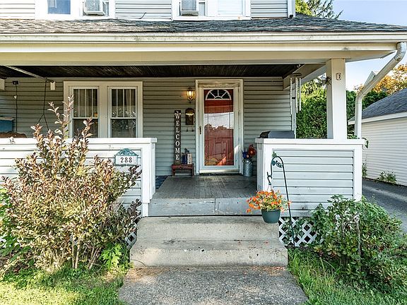 2nd image of 288 Clinton St