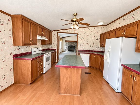 2nd image of 5703 Blue Springs Rd
