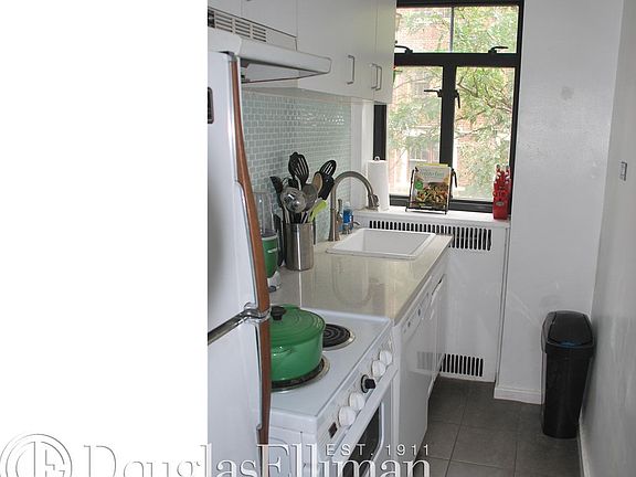 5th image of 160 Columbia Hts APT 3A