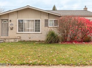 8234 Perrin Ave, Westland, MI 48185