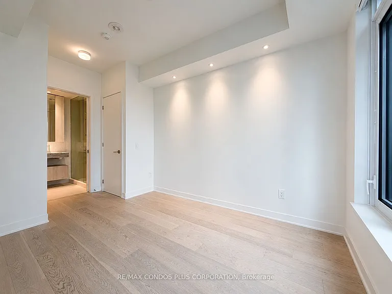 11 Yorkville Ave #3907 — Photo 13
