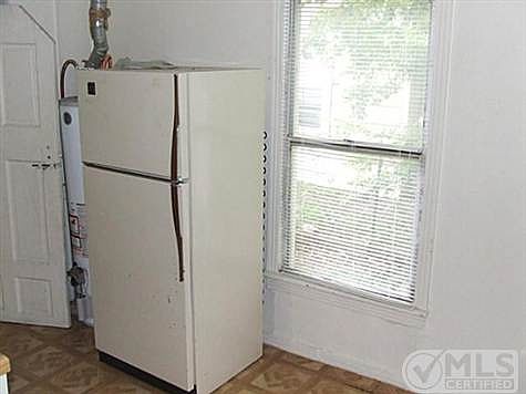 3rd image of 4508 Sandage Ave