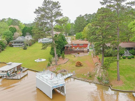 2nd image of 174 Jackson Rd