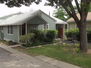 3723 W Clarendon Dr #B, Dallas, TX 75211