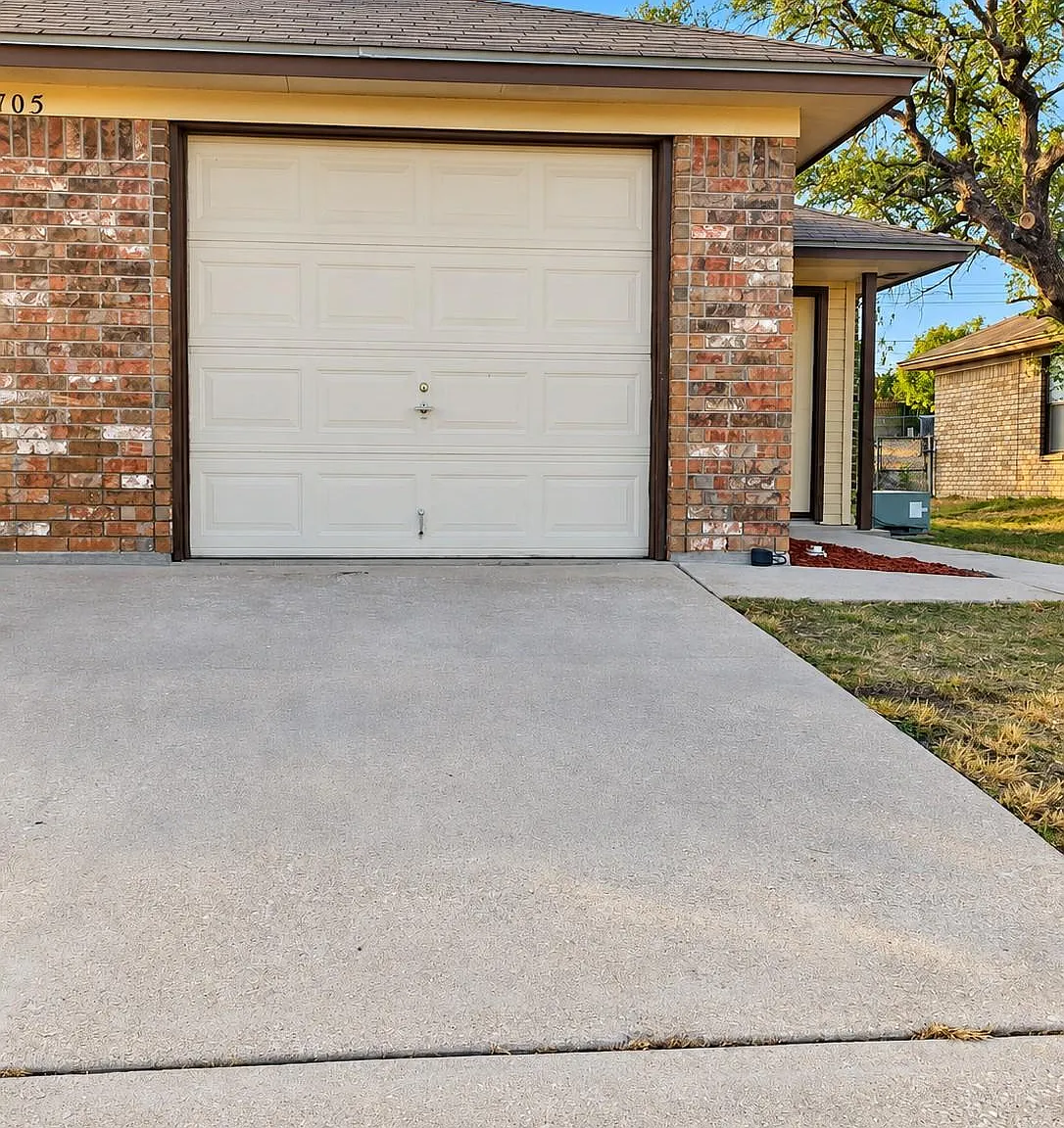 2 bed, 1.0 bath, 870 sqft, $1,300 — Photo 4