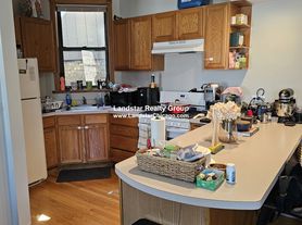 1427 N Wood St, Chicago, IL