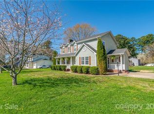 2901 Valleywood Dr, Gastonia, NC 28054